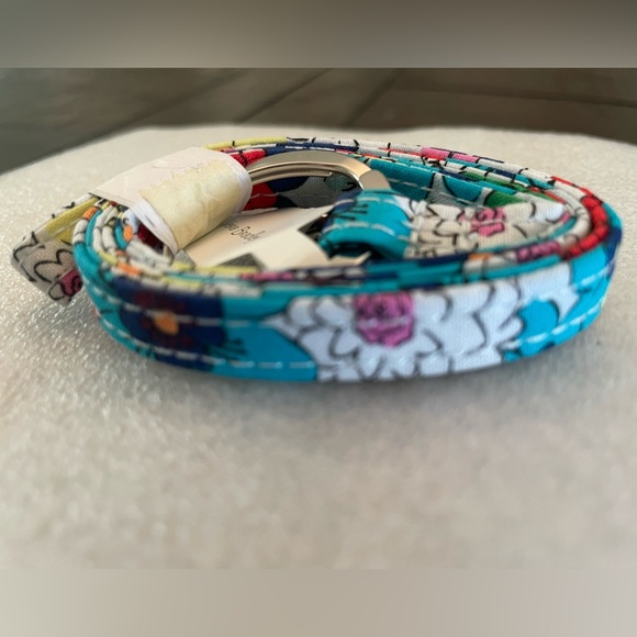 🌺🌼🌸 NWT Vera Bradley Lanyard in Far Out Floral 🌸🌼🌺 - Picture 3 of 6